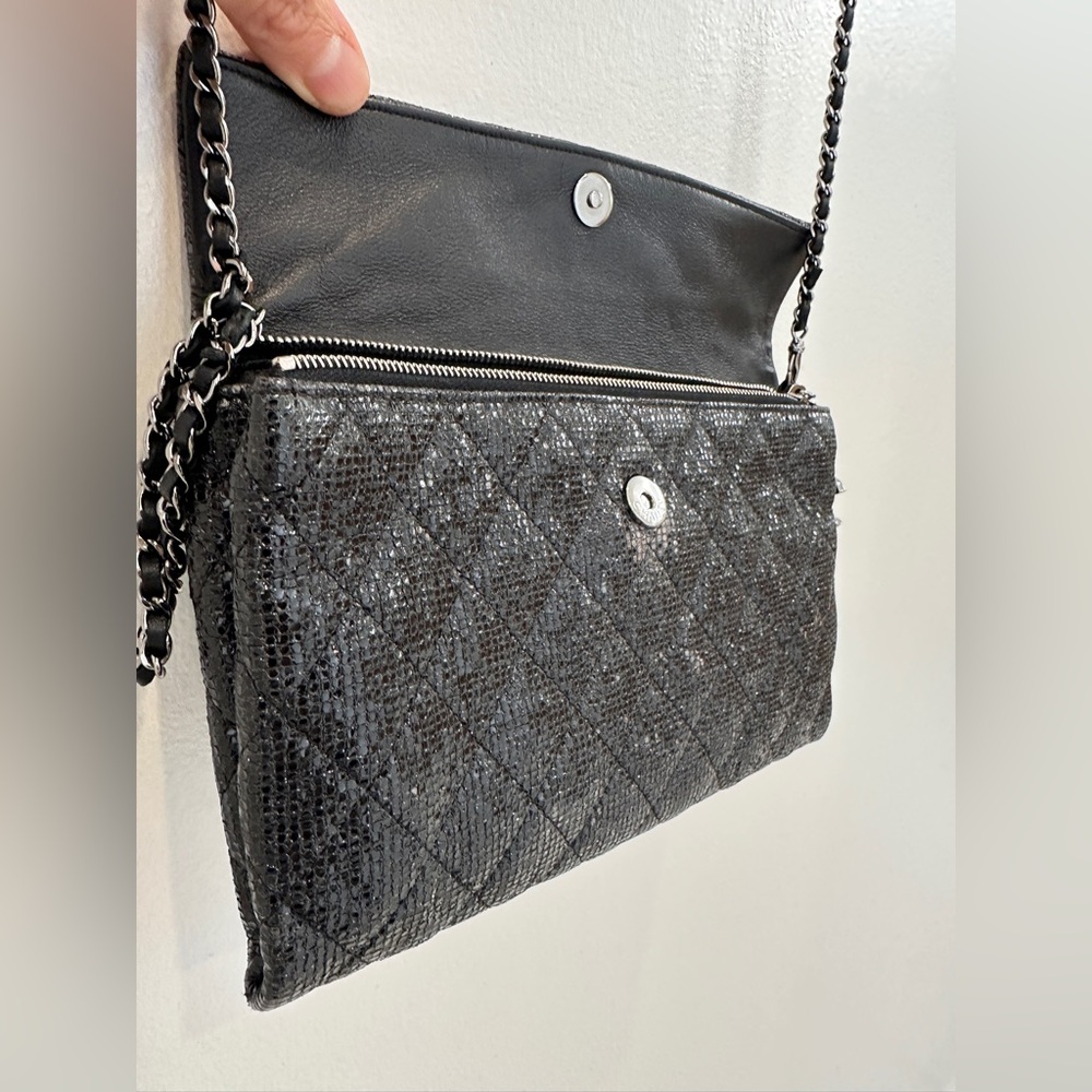 Chanel Vintage metallic Black Quilted crossbody bag - Picture 5 of 9
